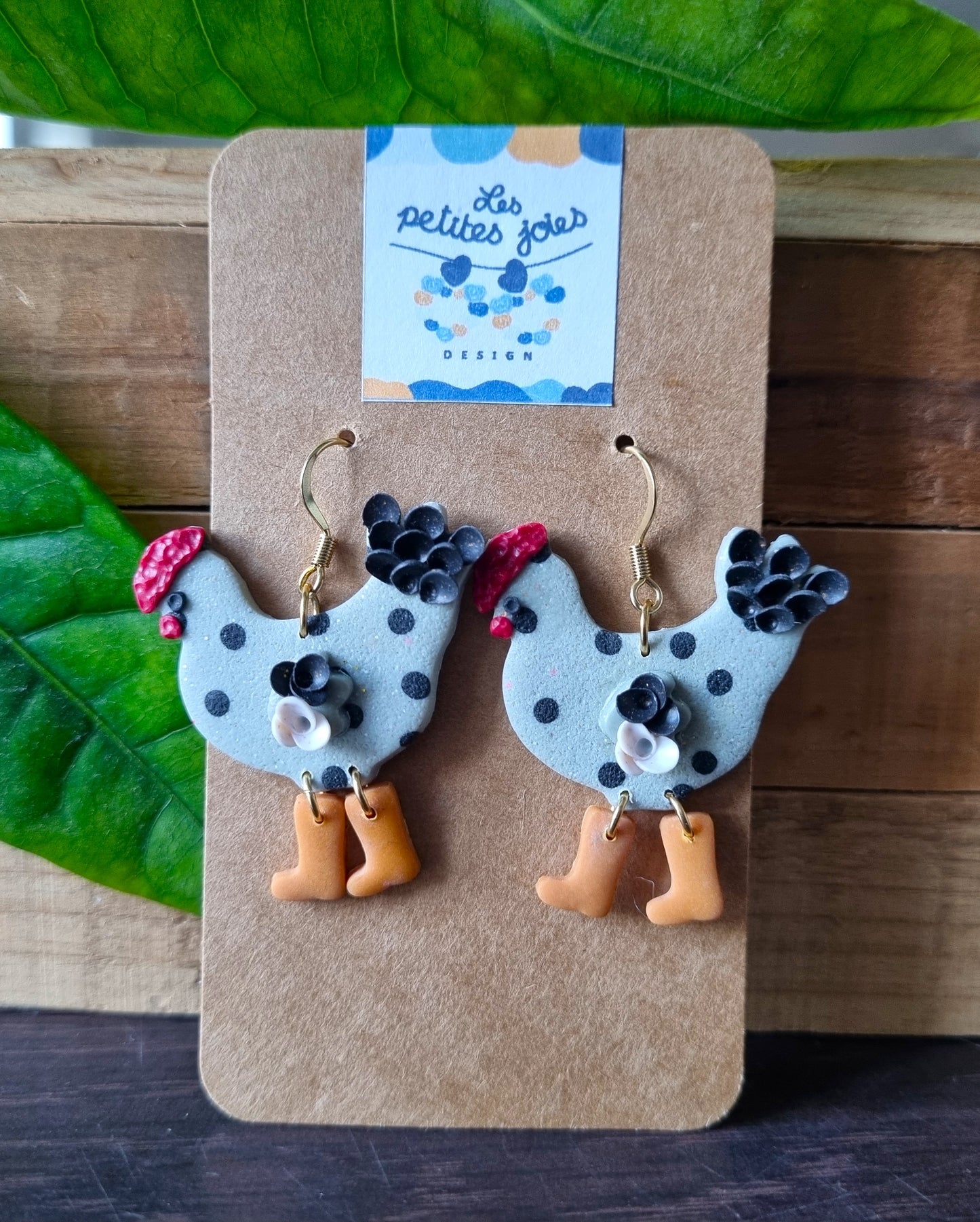 Animaux - Poules grises à petits points noirs avec bottes oranges - Boucles d'oreilles en acier inoxydable