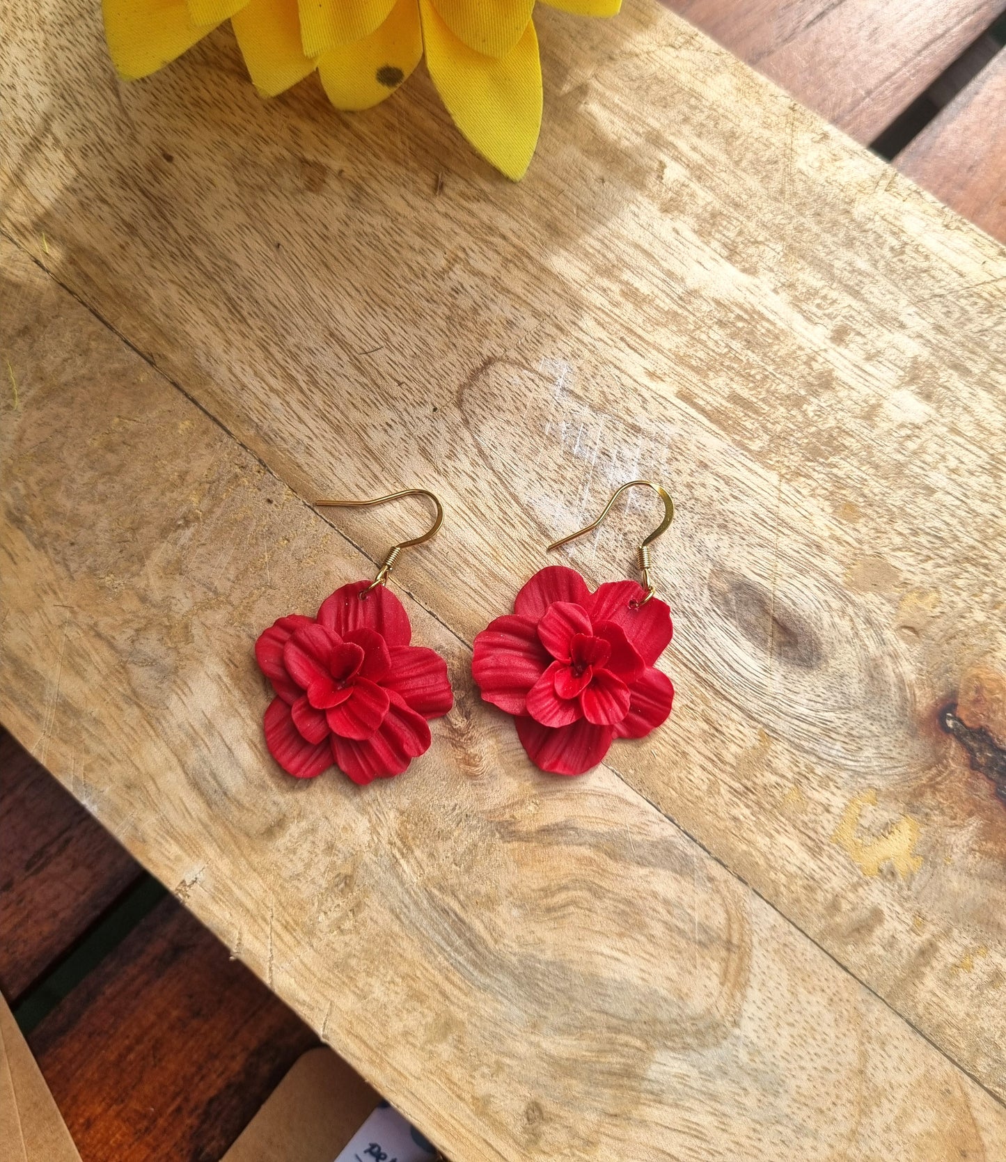 Fleurs couleur au choix sur commande - Boucles d'oreilles artisanales - Collection florale - Acier inoxydable