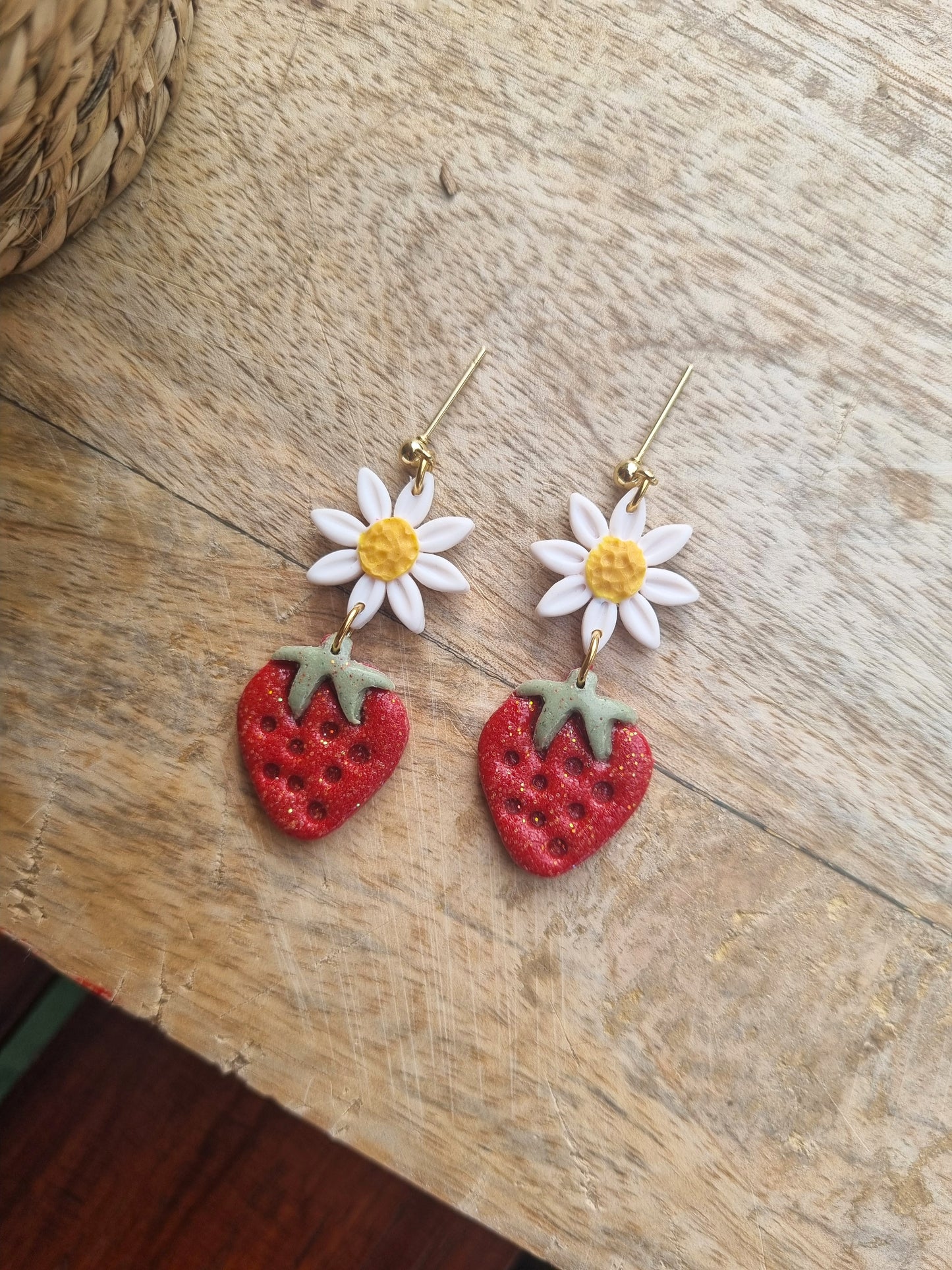 Fruits - Douceur Fraise & Marguerite - Boucles d'oreilles artisanales - Acier inoxydable