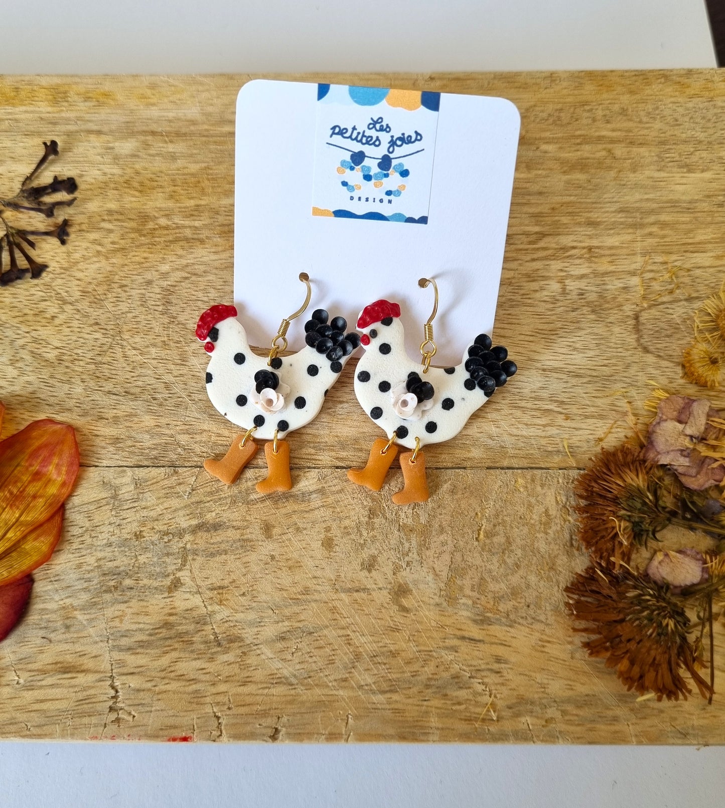 Animaux - Poules blanches à petits points avec bottes oranges - Boucles d'oreilles en acier inoxydable