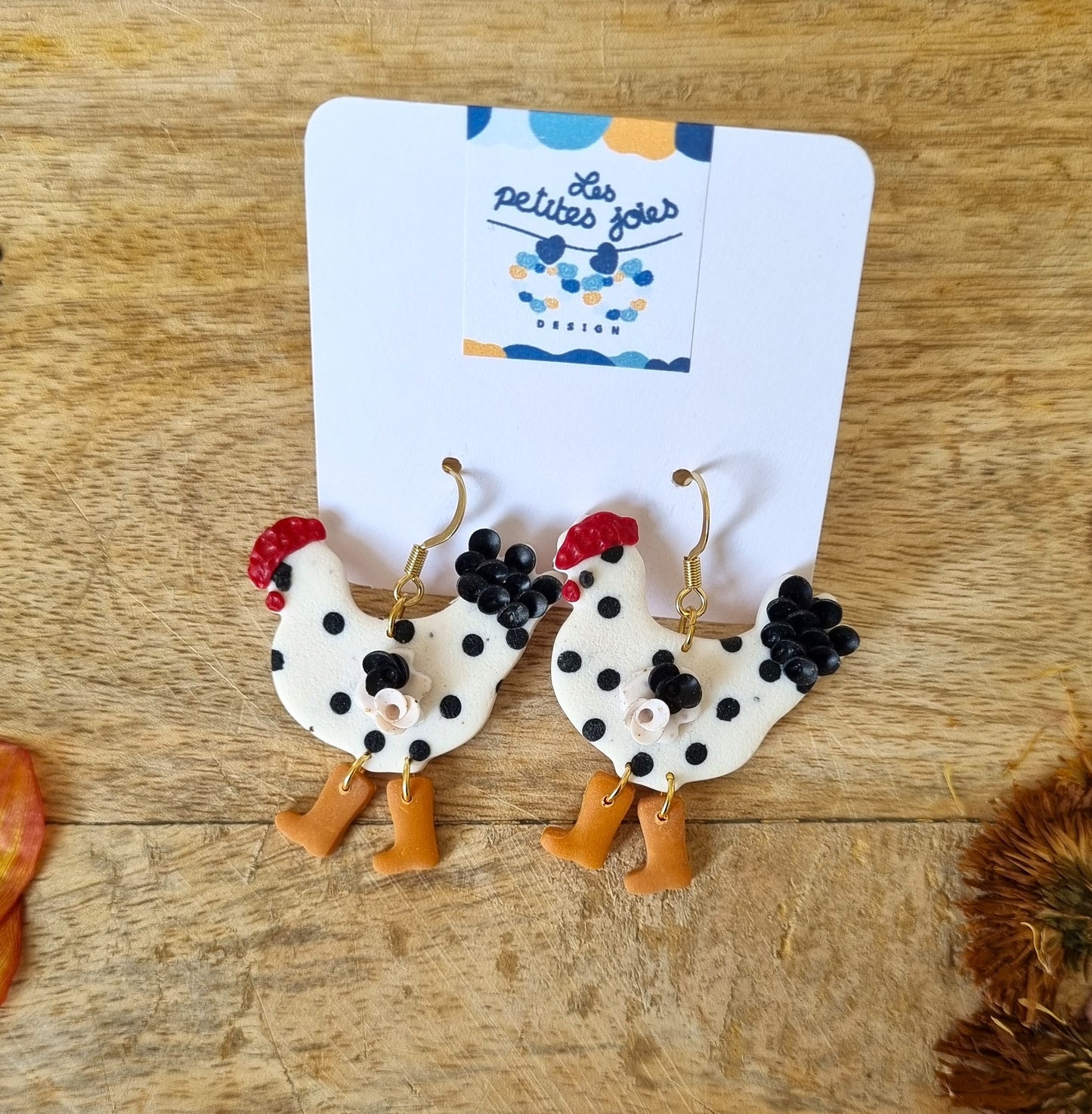 Animaux - Poules blanches à petits points avec bottes oranges - Boucles d'oreilles en acier inoxydable