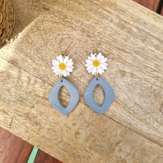 Fleurs - Boucles d'oreilles artisanales pendantes - Collection aqua et pâquerettes - Acier inoxydable