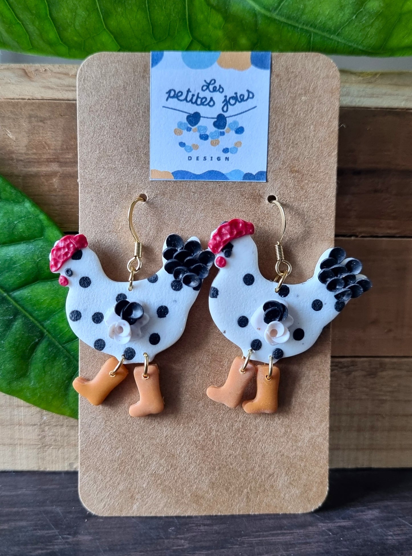 Animaux - Poules blanches à petits points avec bottes oranges - Boucles d'oreilles en acier inoxydable